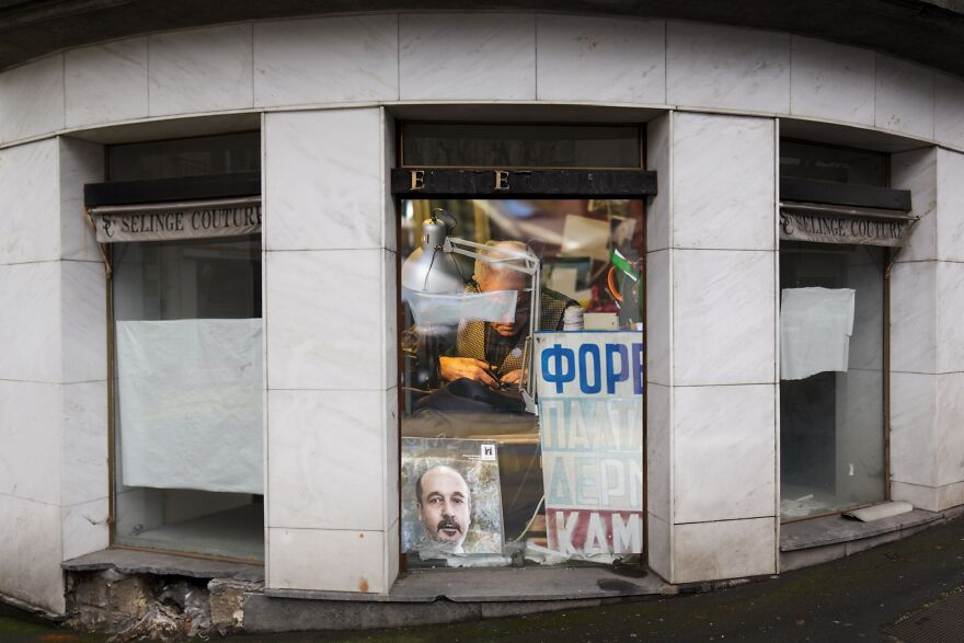 Digital-Art-Shops-Reopened-Superimposing-Photos-Lockdown-Aurillac-Bernard-Russo