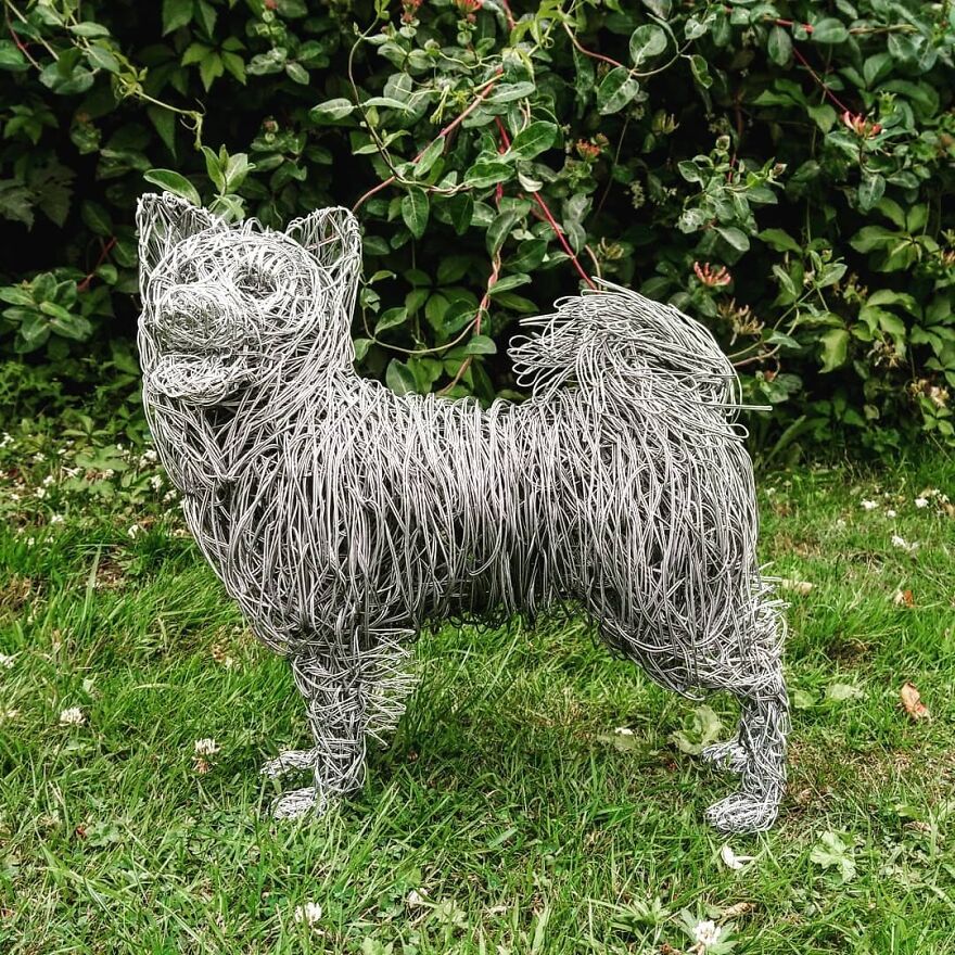This Artist Makes Stunning Horse Sculptures Out Of Wire