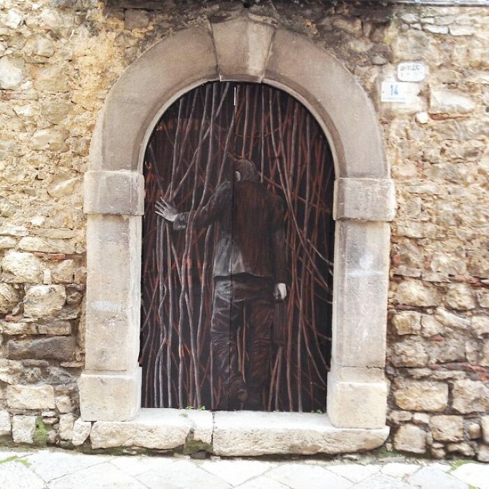 French Artist Brings Life To Buildings And Monotonous Objects On Parisian Streets With His Art