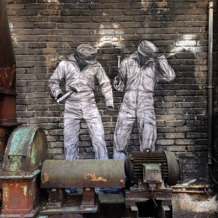 French Artist Brings Life To Buildings And Monotonous Objects On Parisian Streets With His Art