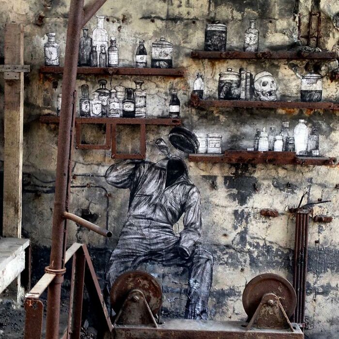 French Artist Brings Life To Buildings And Monotonous Objects On Parisian Streets With His Art