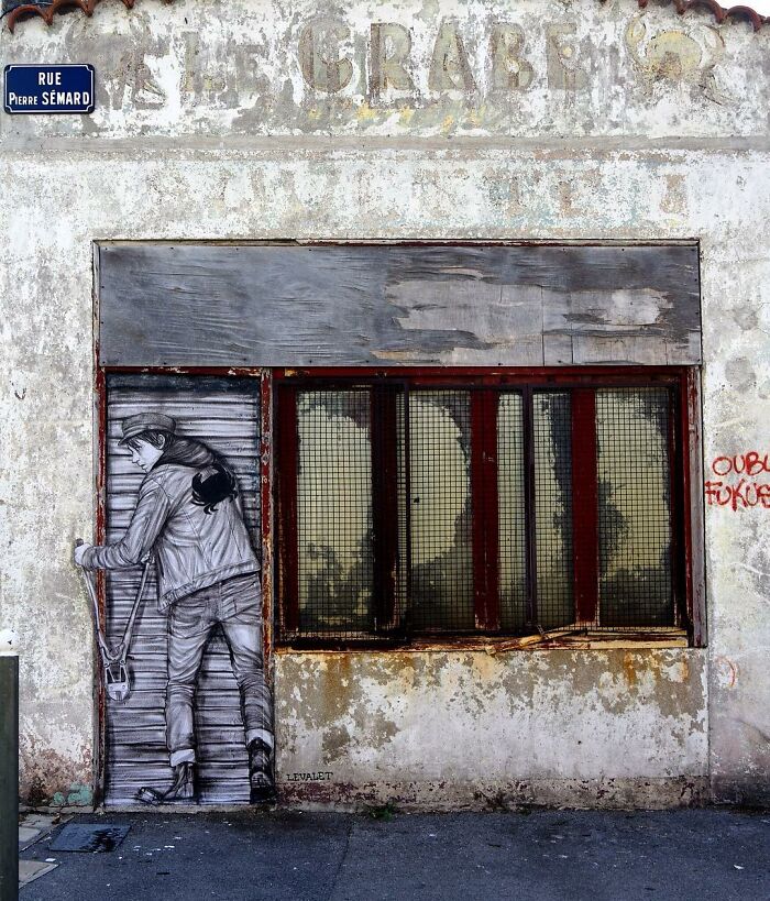 French Artist Brings Life To Buildings And Monotonous Objects On Parisian Streets With His Art
