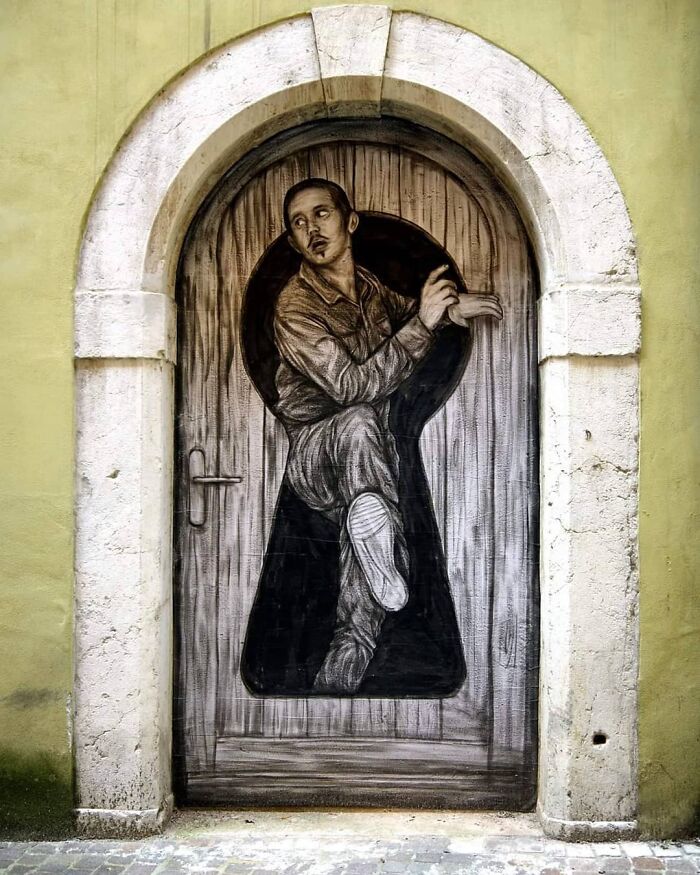 French Artist Brings Life To Buildings And Monotonous Objects On Parisian Streets With His Art