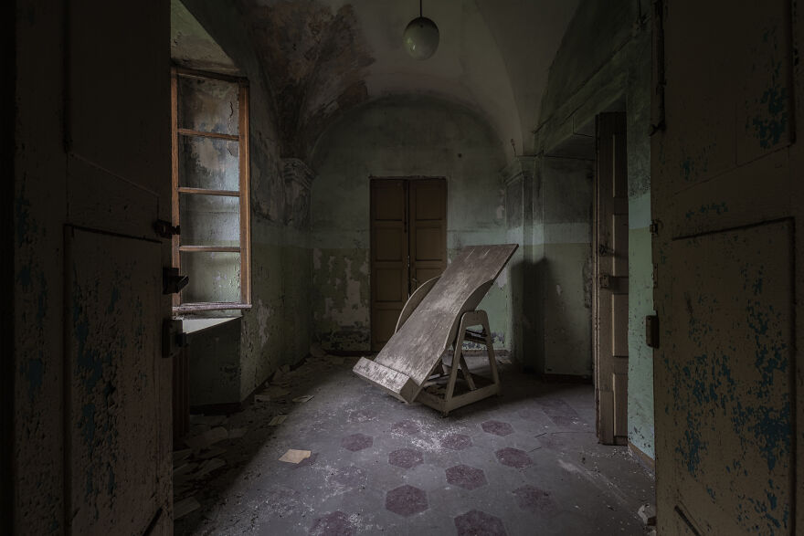 I Photographed This Amazing Abandoned Asylum