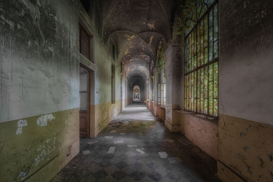 I Photographed This Amazing Abandoned Asylum