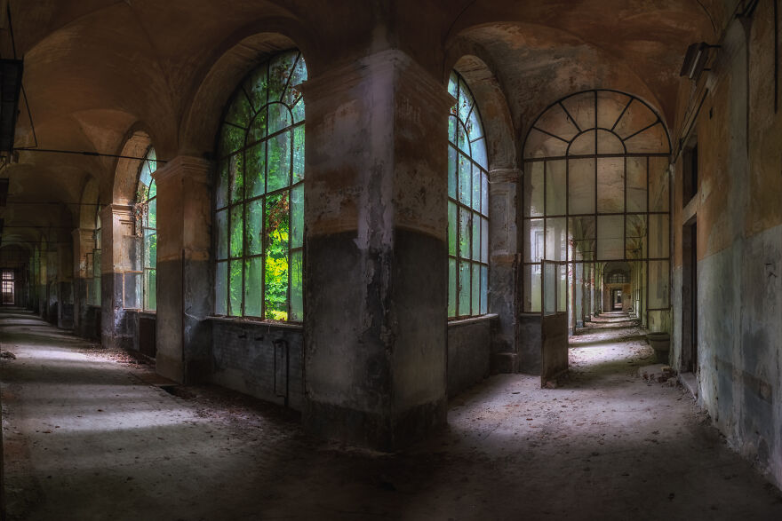 I Photographed This Amazing Abandoned Asylum
