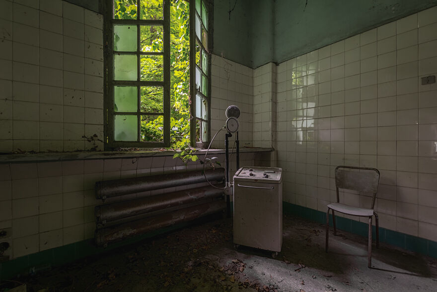 I Photographed This Amazing Abandoned Asylum