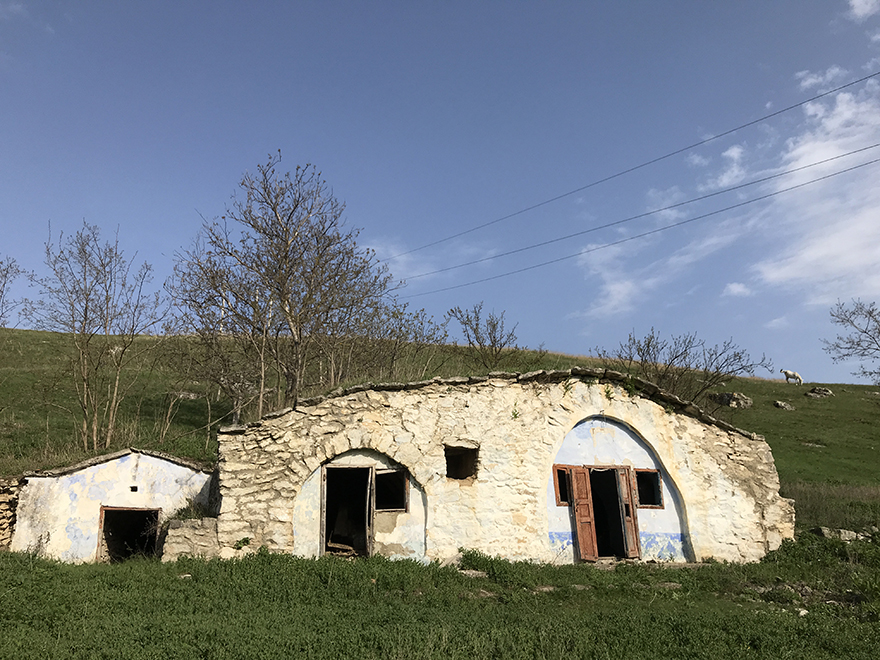 Person Sets Out To Find People From Photos That Were Taken 50 Years Ago, Finds 6 Of Them Person Sets Out To Find People From Photos That Were Taken 50 Years Ago, Finds 6 Of Them