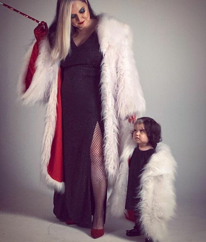 Mother Encourages Her Two-year-old Who Was Born With A White Streak In Her Hair To Embrace Her Uniqueness