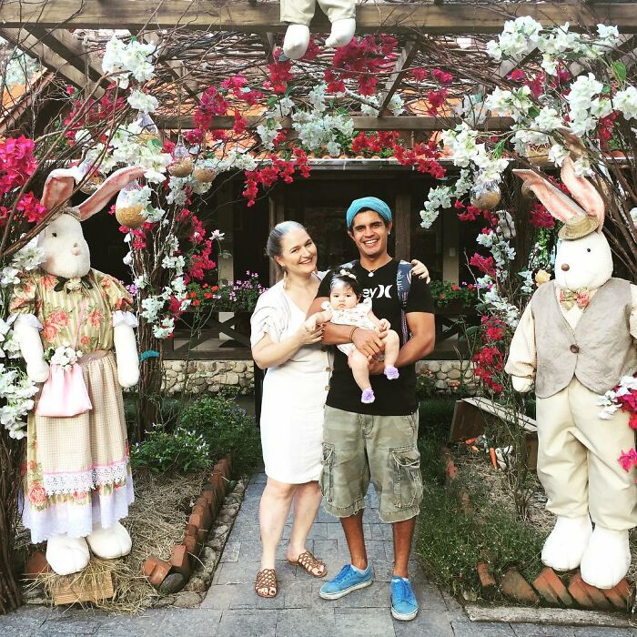 Mother Encourages Her Two-year-old Who Was Born With A White Streak In Her Hair To Embrace Her Uniqueness