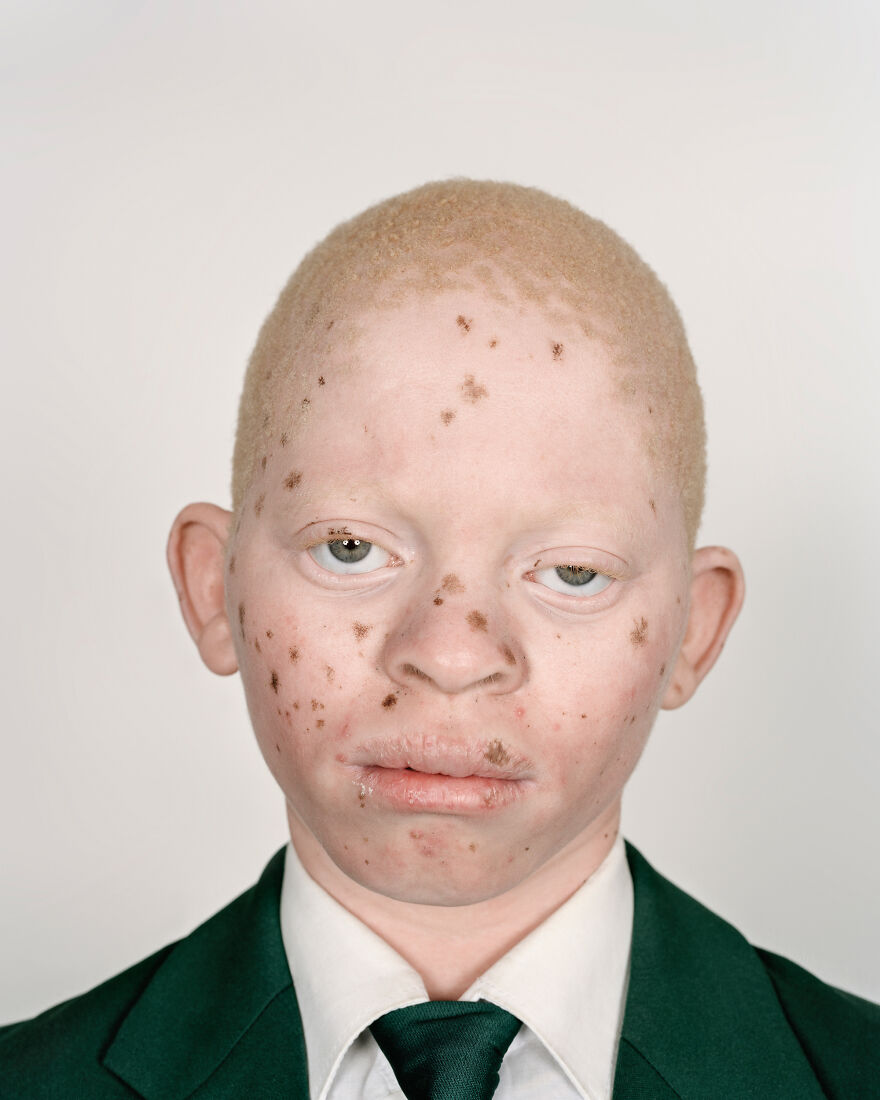 Mkhonzemi Welcome Makma, Pietermaritzburg, 2005, "Looking Aside"