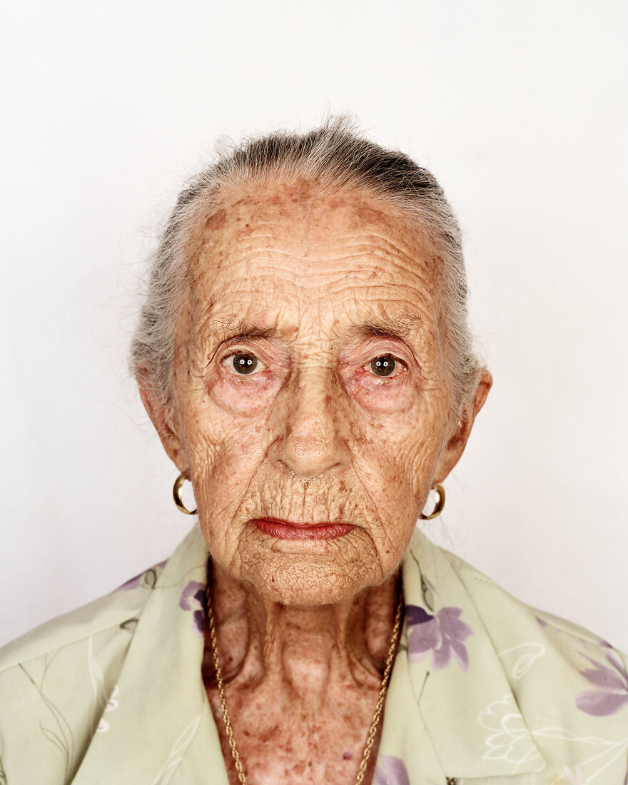 Anna Hugo, Cape Town, 2006, "Looking Aside"