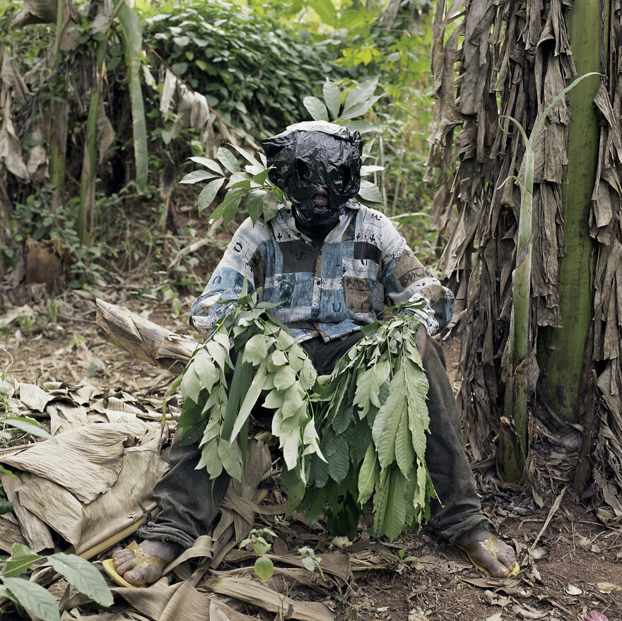 Steven Amoako, Wild Honey Collector, Techiman Distric, Ghana, 2005, "Wild Honey Collectors"