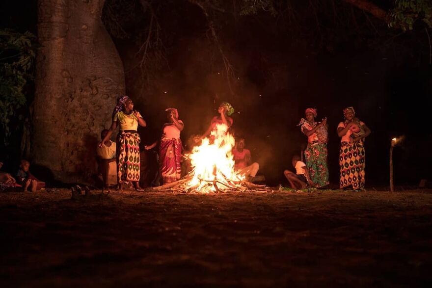 Photographer Shows The Reality Of Mozambique, People Who Do Not Know What Sadness Is