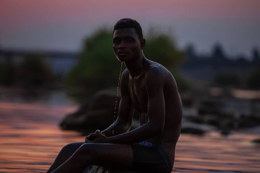 Photographer Shows The Reality Of Mozambique, People Who Do Not Know What Sadness Is
