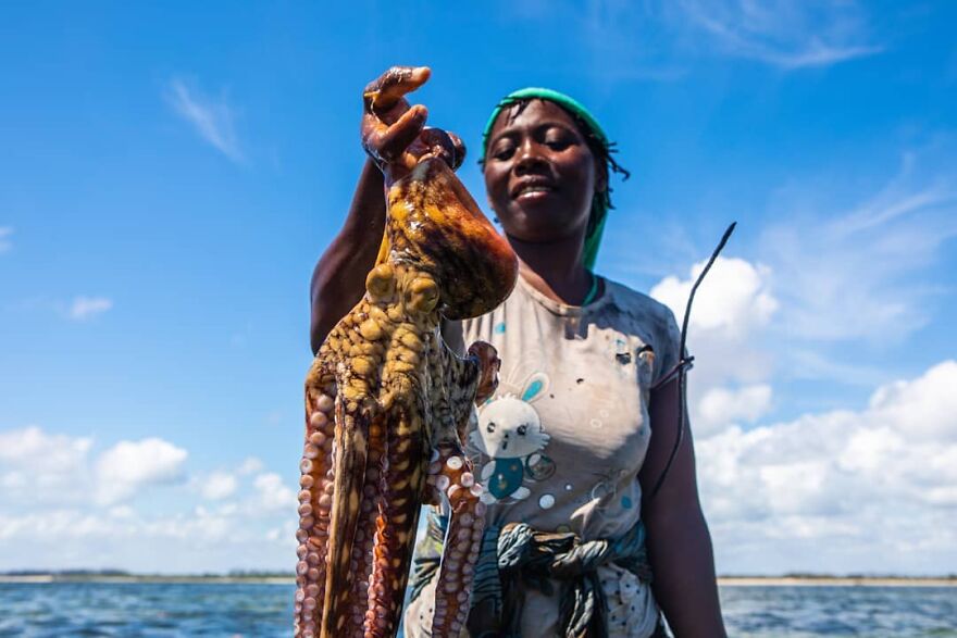 Photographer Shows The Reality Of Mozambique, People Who Do Not Know What Sadness Is