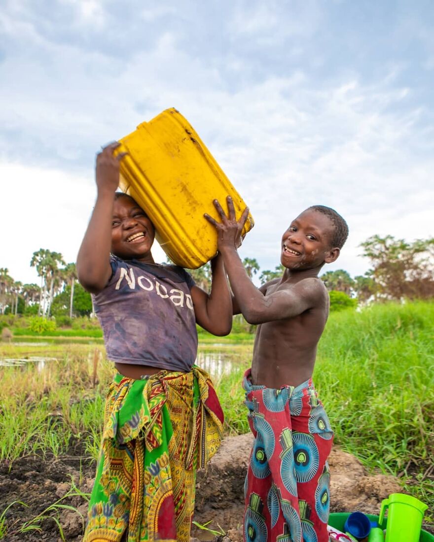 Photographer Shows The Reality Of Mozambique, People Who Do Not Know What Sadness Is
