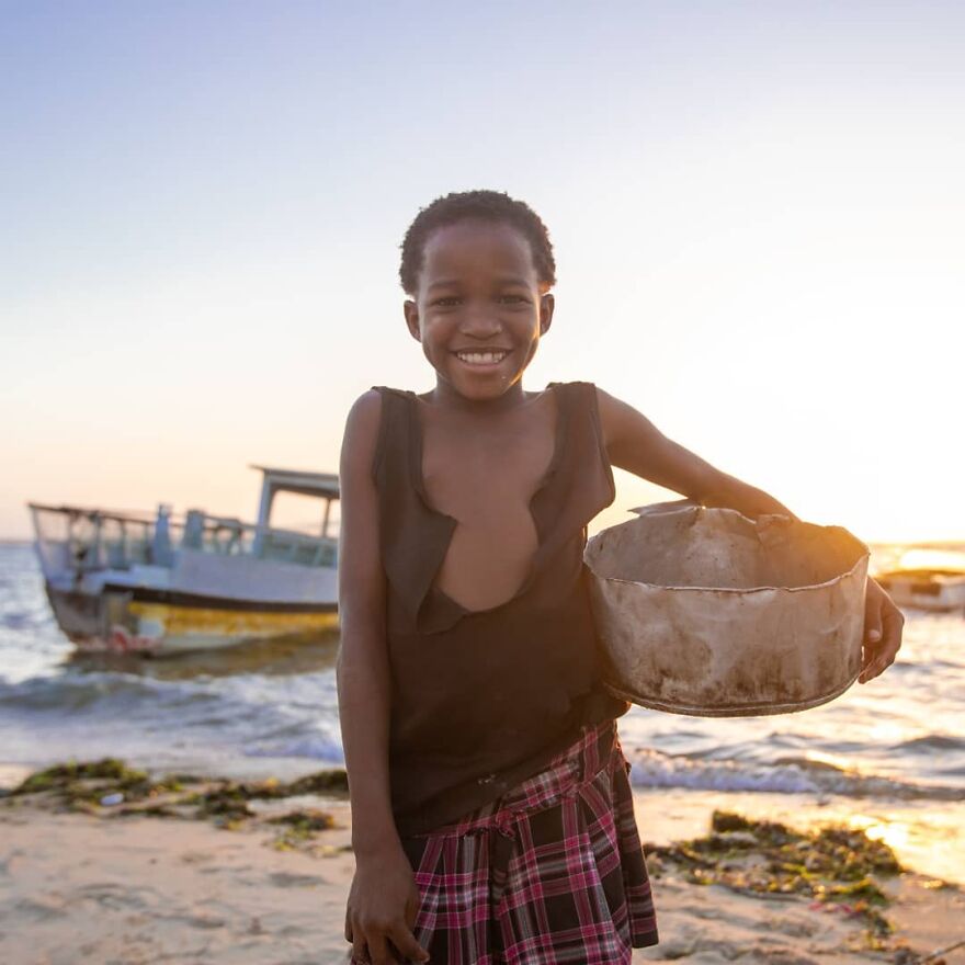 Photographer Shows The Reality Of Mozambique, People Who Do Not Know What Sadness Is