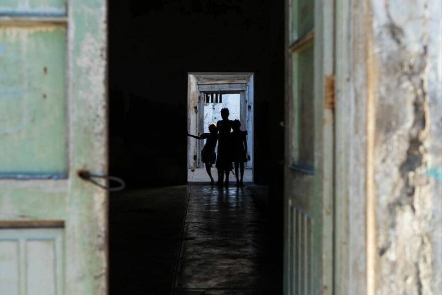 Photographer Shows The Reality Of Mozambique, People Who Do Not Know What Sadness Is