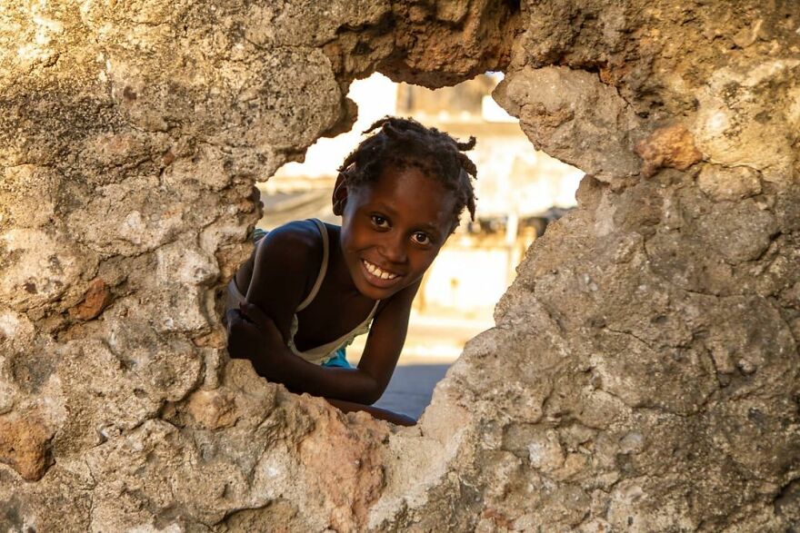 Photographer Shows The Reality Of Mozambique, People Who Do Not Know What Sadness Is