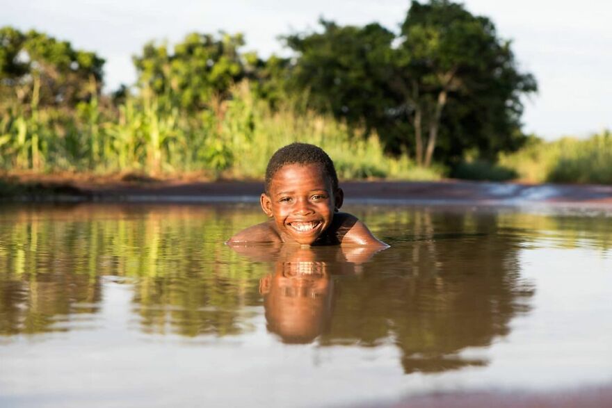 Photographer Shows The Reality Of Mozambique, People Who Do Not Know What Sadness Is