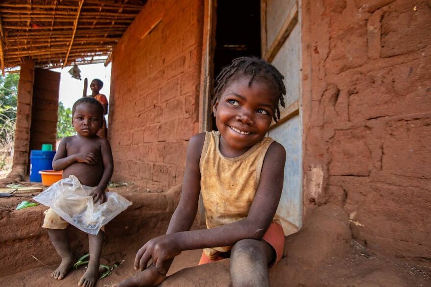 Photographer Shows The Reality Of Mozambique, People Who Do Not Know What Sadness Is