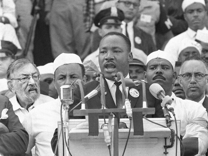 Son Puts His Father In Historical And Film Images And The Result Is Better Than The Original