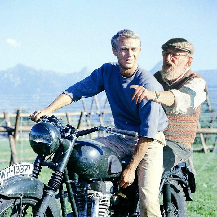 Son Puts His Father In Historical And Film Images And The Result Is Better Than The Original