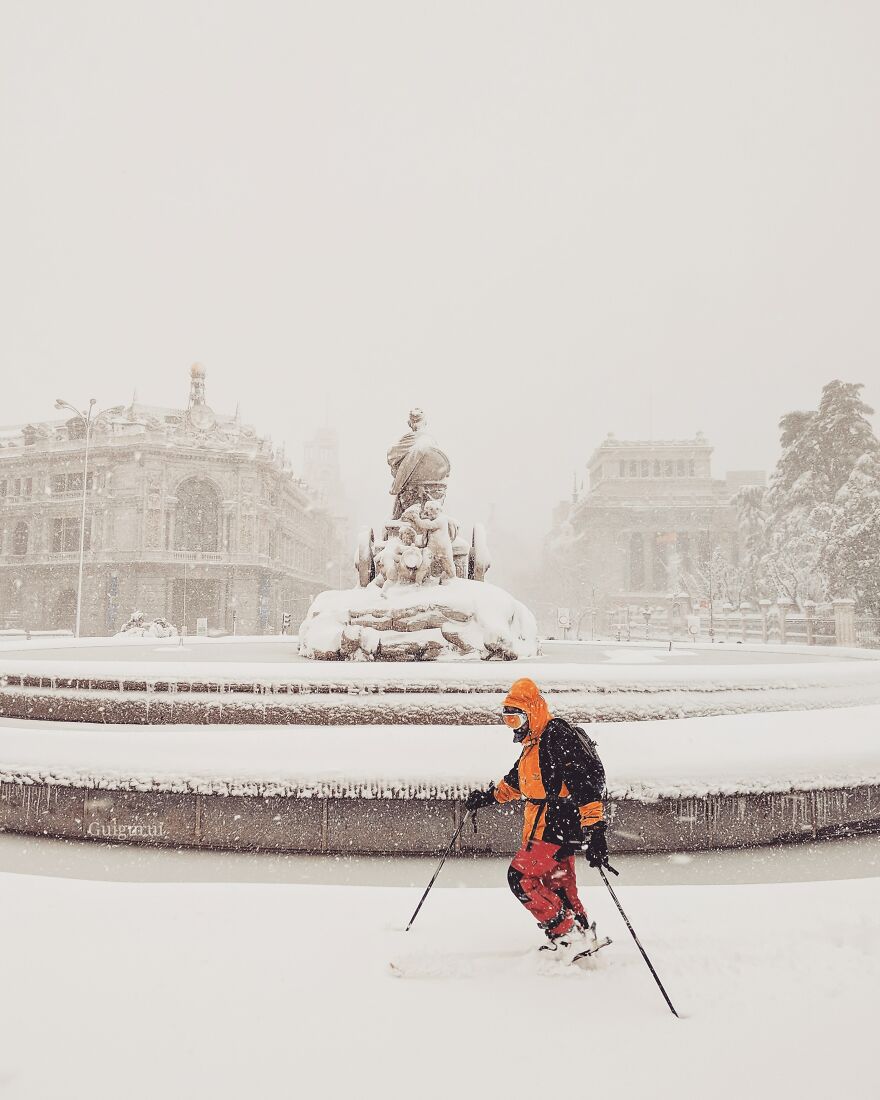 Skiing In Downtown Madrid (Cibeles)