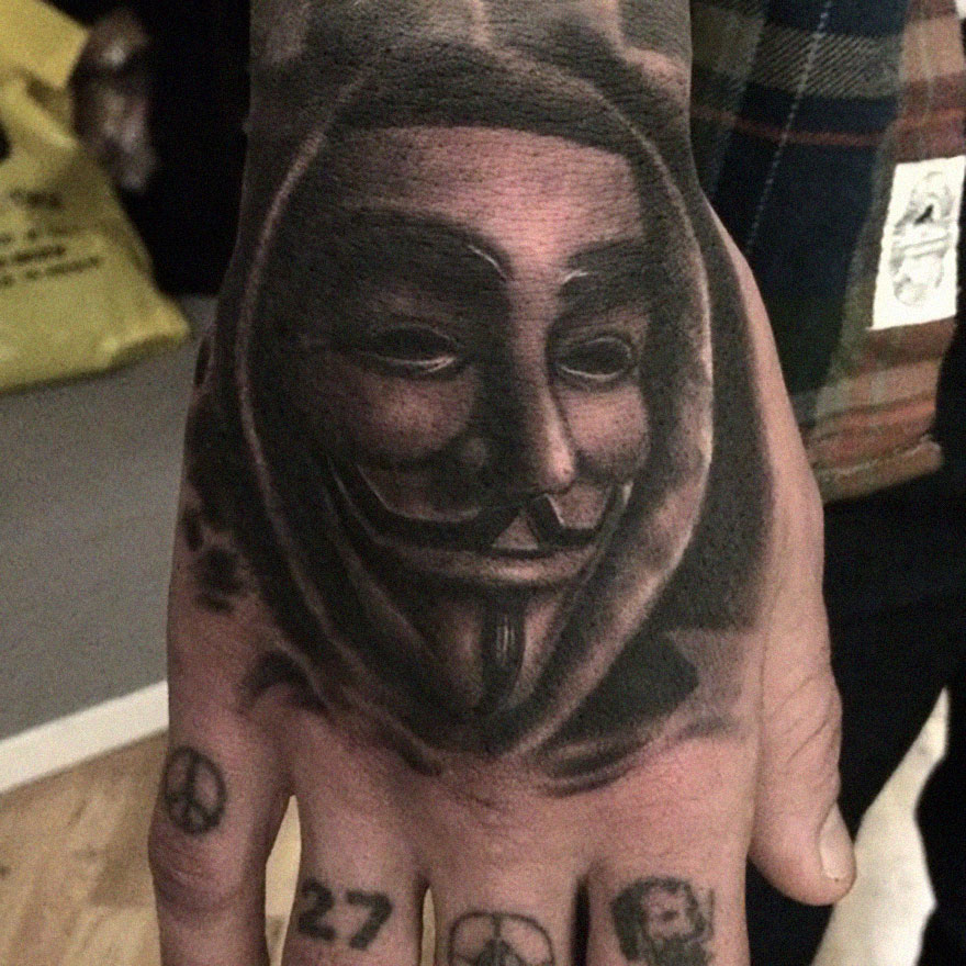 The Tattoo Artist Makes Hyper-Realistic Tattoos That Look More Like They Were Printed On The Skin