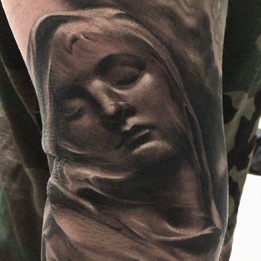 The Tattoo Artist Makes Hyper-Realistic Tattoos That Look More Like They Were Printed On The Skin