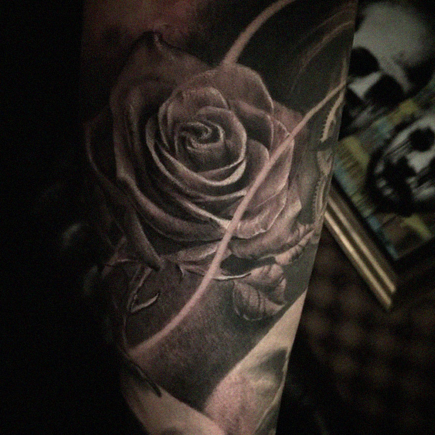 The Tattoo Artist Makes Hyper-Realistic Tattoos That Look More Like They Were Printed On The Skin