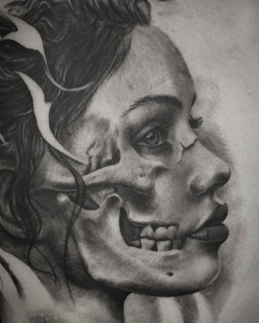 The Tattoo Artist Makes Hyper-Realistic Tattoos That Look More Like They Were Printed On The Skin