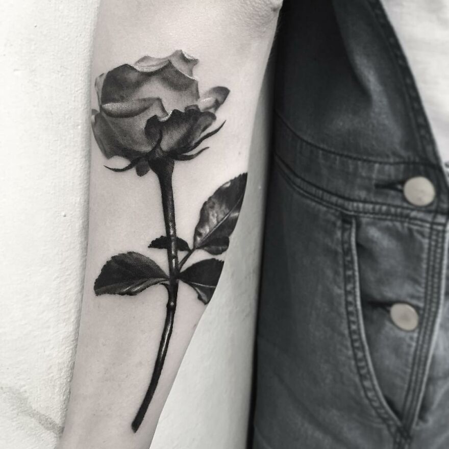The Tattoo Artist Makes Hyper-Realistic Tattoos That Look More Like They Were Printed On The Skin