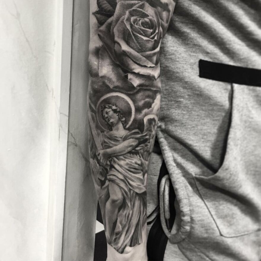 The Tattoo Artist Makes Hyper-Realistic Tattoos That Look More Like They Were Printed On The Skin