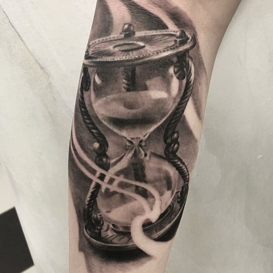 The Tattoo Artist Makes Hyper-Realistic Tattoos That Look More Like They Were Printed On The Skin