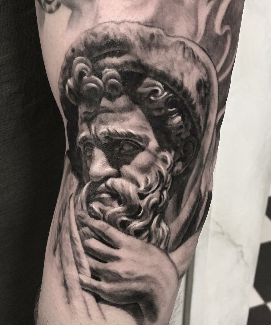 The Tattoo Artist Makes Hyper-Realistic Tattoos That Look More Like They Were Printed On The Skin