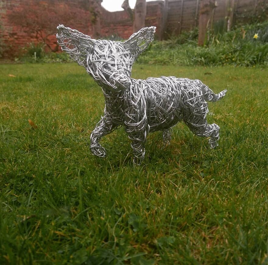 This Artist Makes Stunning Horse Sculptures Out Of Wire
