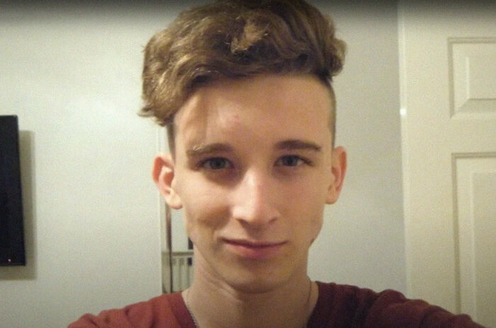 Guy Takes Selfies Every Day For 10 Years, Shows How Subtle Changes Create A Big Difference At The End