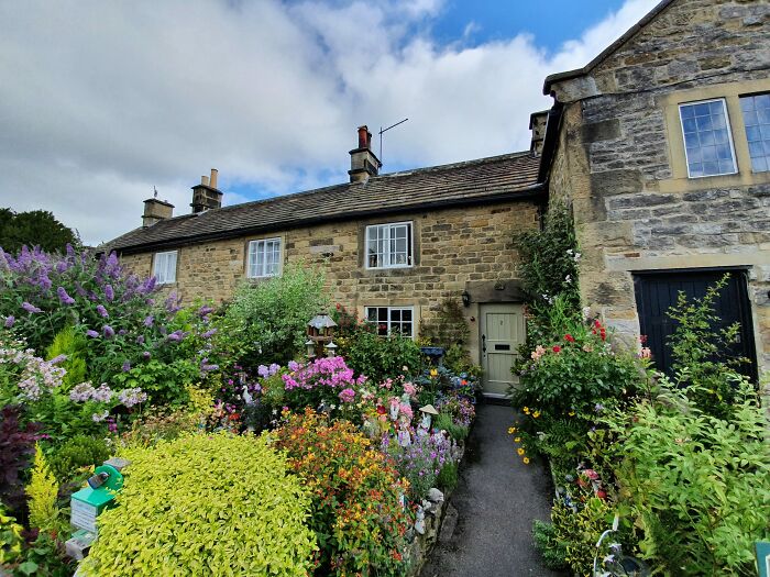 How This English Village Dealt With An Outbreak Of The Plague In 1665 Fascinates Internet Users, Holds Many Lessons For Us Today