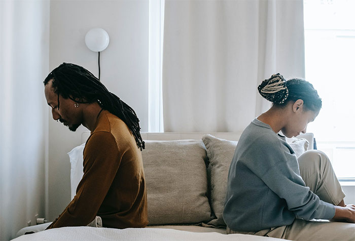 Couple Therapists Share The Most Common 'Red Flags' They Spot That Might Indicate The Relationship Is Problematic (30 Pics)