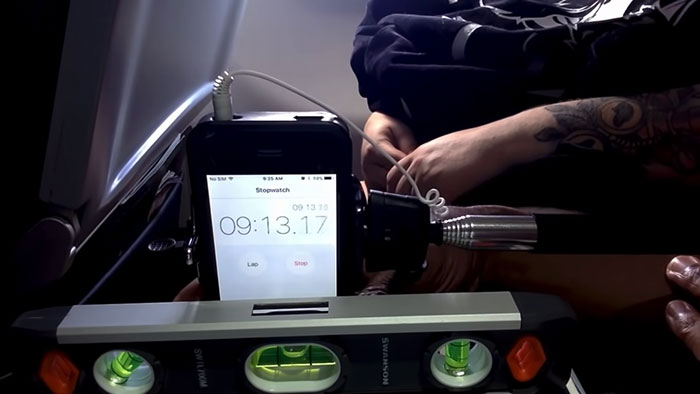 Conspiracy Theorist 'Proves' The Earth Is Flat With A Spirit Level On A Plane, And The 'Evidence' Is Making People Facepalm