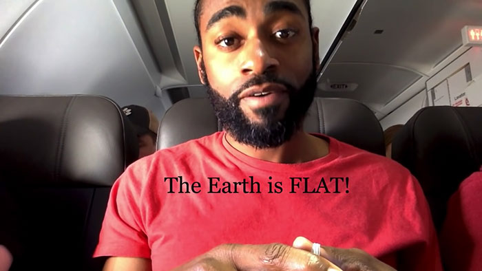 Conspiracy Theorist 'Proves' The Earth Is Flat With A Spirit Level On A Plane, And The 'Evidence' Is Making People Facepalm Conspiracy Theorist 'Proves' The Earth Is Flat With A Spirit Level On A Plane, And The 'Evidence' Is Making People Facepalm