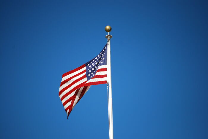 Person Asks Non-Americans To Share "Scams" That Americans Think Are Normal, And Here Are 39 Of Their Replies