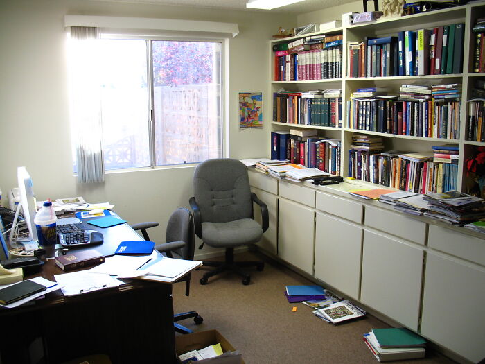 Person Asks Non-Americans To Share "Scams" That Americans Think Are Normal, And Here Are 39 Of Their Replies