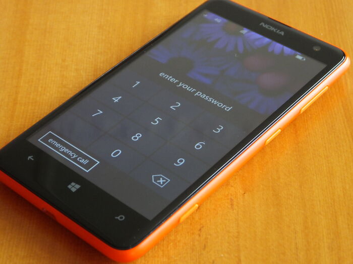 Person Asks Non-Americans To Share "Scams" That Americans Think Are Normal, And Here Are 39 Of Their Replies