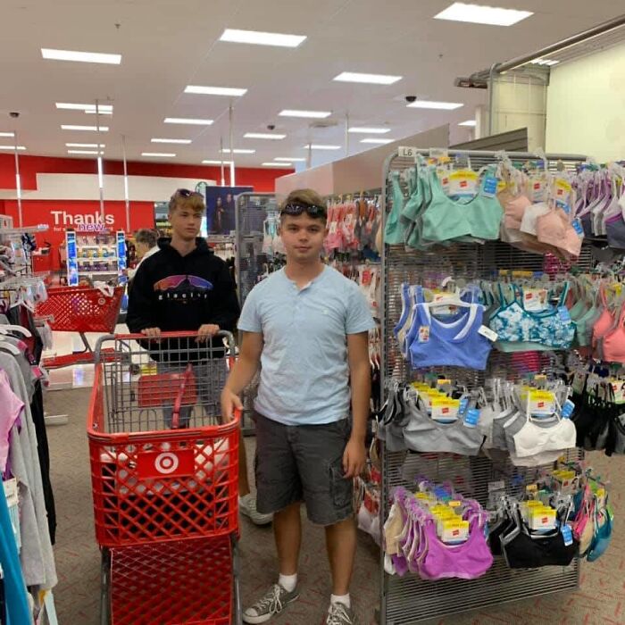 Mom Praised By 65k People On Facebook For Encouraging Her Sons To See Past Menstruation Taboo Mom Praised By 65k People On Facebook For Encouraging Her Sons To See Past Menstruation Taboo