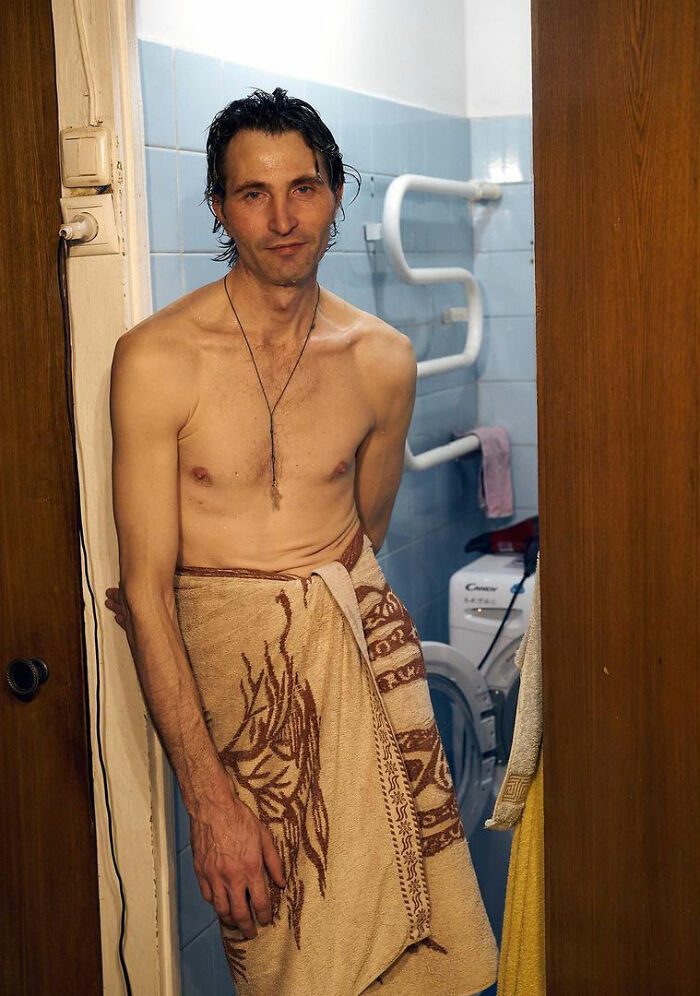 This Yard Keeper's Life Turns Upside Down After This Photographer Does A Shoot With Him