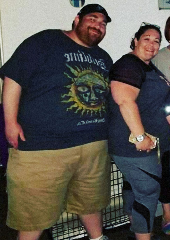 Guy Goes Viral For For His Transformation, Receives Hate Messages, Prints Them On A Shirt, Goes Viral Again