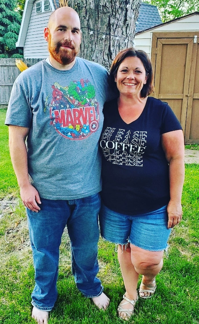 Guy Goes Viral For For His Transformation, Receives Hate Messages, Prints Them On A Shirt, Goes Viral Again